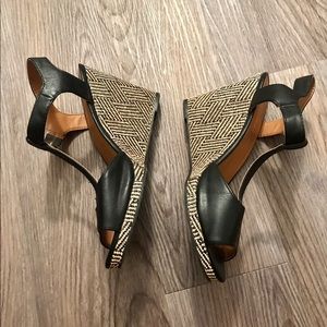 🐆 Torrid Flawless T Strap Woven Wedges 10  🐆